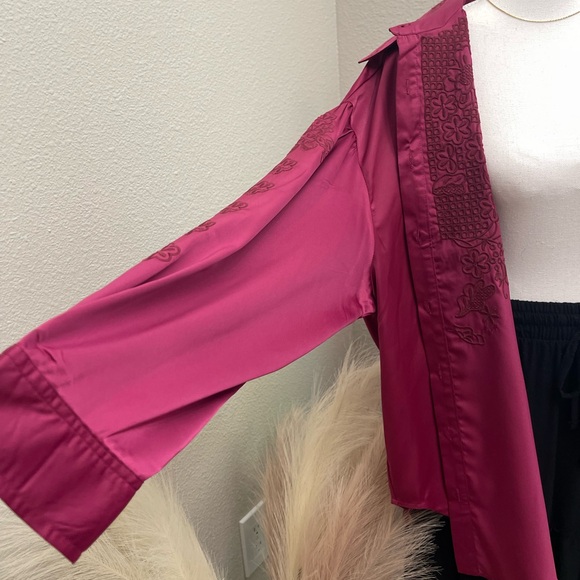NWT - Listicle Popplin Magenta Embroidered Oversized Cool Girl Button Up - Picture 13 of 14